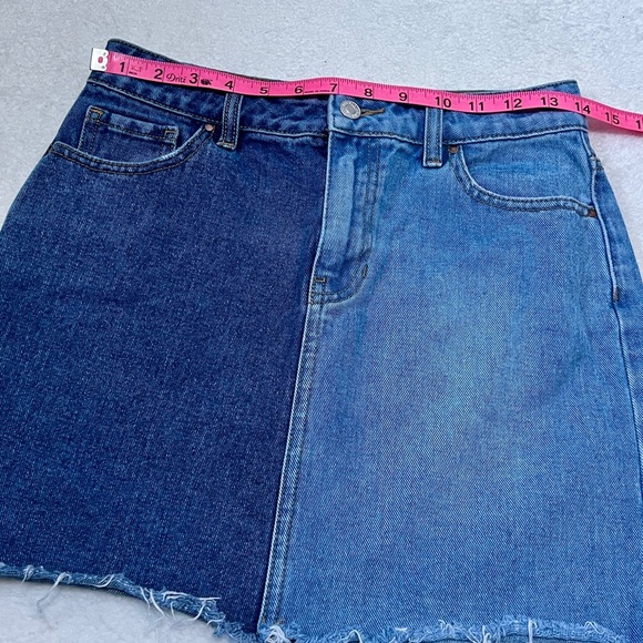 PACSUN Two Tone Frayed Hem Denim Mini Skirt - Size 25 (measures 28") - Picture 3 of 9
